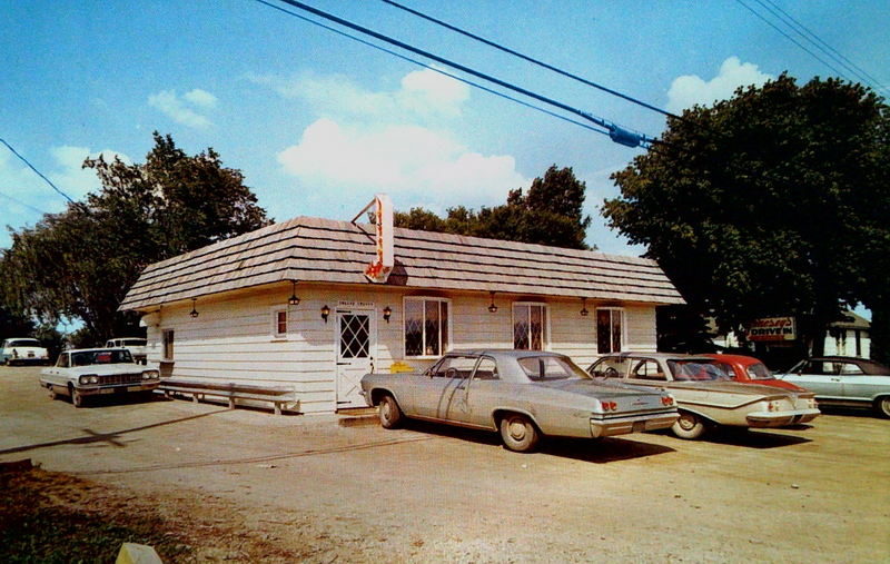 Joneseys Inn - Old Postcard